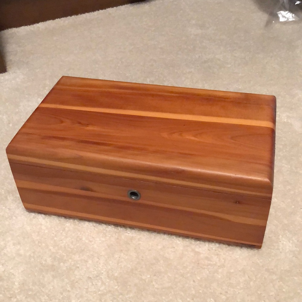VTG LANE FURNITURE Salesman CEDAR CHEST Or Jewelry box